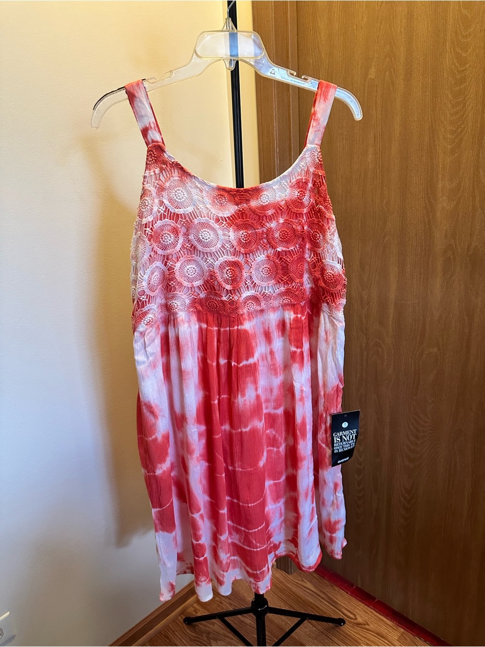 Avenue Red and White Tie-Dye Lace Yoke Camisole